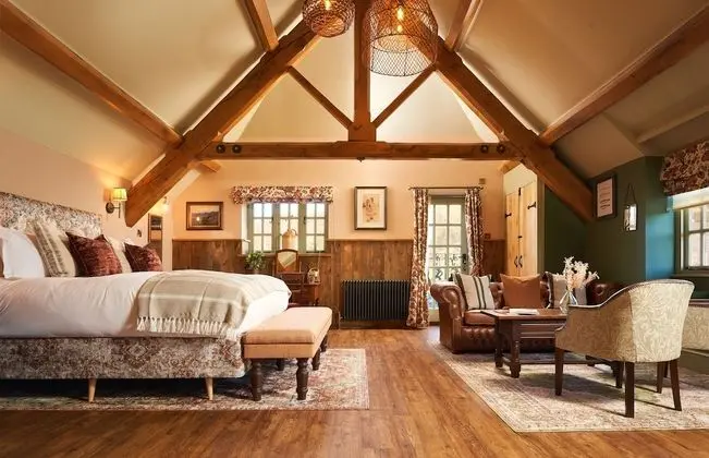 Luxury Tek Büyük Yataklı Oda, 1 En Büyük (King) Boy Yatak (Masons)