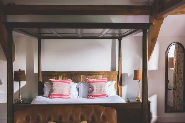 Luxury Tek Büyük Yataklı Oda, 1 En Büyük (King) Boy Yatak (Masons)