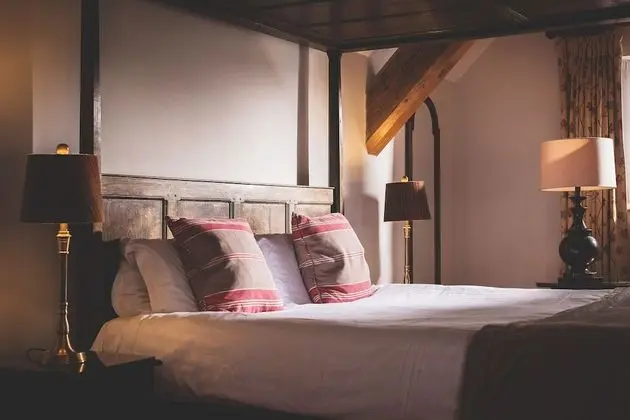 Luxury Tek Büyük Yataklı Oda, 1 En Büyük (King) Boy Yatak (Masons)