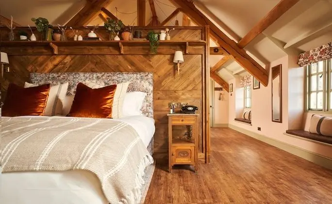 Luxury Tek Büyük Yataklı Oda, 1 En Büyük (King) Boy Yatak (Masons)