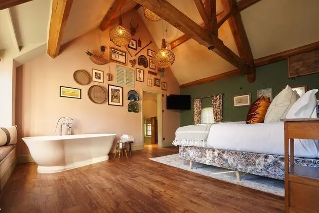 Luxury Tek Büyük Yataklı Oda, 1 En Büyük (King) Boy Yatak (Masons)