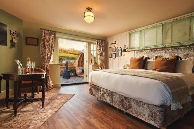 Luxury Tek Büyük Yataklı Oda, 1 En Büyük (King) Boy Yatak (Masons)