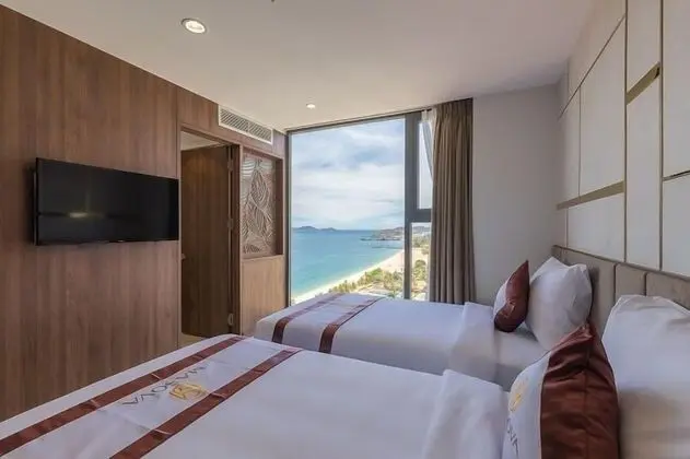 Deluxe Tek Büyük veya İki Ayrı Yataklı Oda, Kısmi Deniz Manzaralı