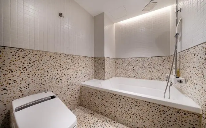 Oda (High-end couple PC room (Netflix avai)