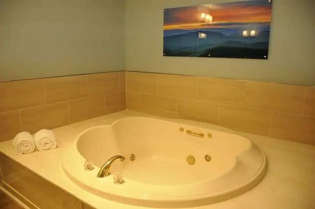 Casa One Bedroom Deluxe Condo with Spa Tub