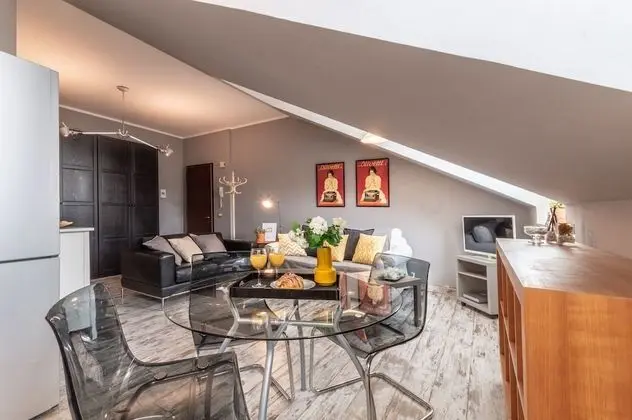Apart Daire, 1 Yatak Odası (Elegant attic close to Porta Nuova)
