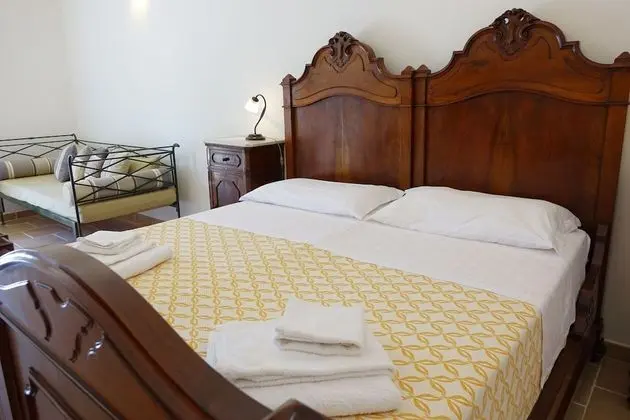 Üç Kişilik Oda, Veranda, Bahçe Manzaralı