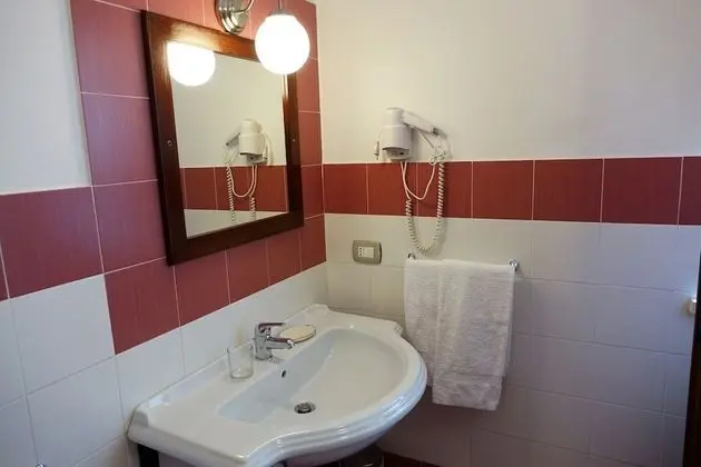 Üç Kişilik Oda, Veranda, Bahçe Manzaralı