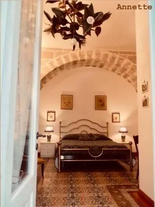 Comfort Tek Büyük Yataklı Oda, Bahçe Manzaralı (Angie)