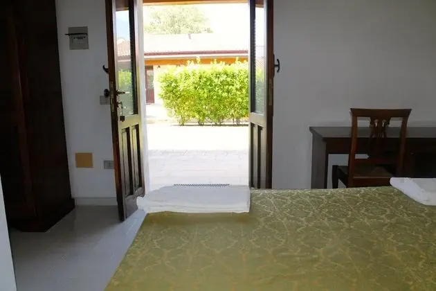 Üç Kişilik Oda