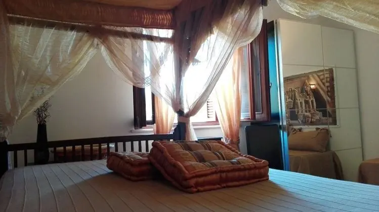 Üç Kişilik Oda (Carrubo)