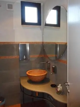Tek Büyük veya İki Ayrı Yataklı Oda, Teras, Bahçe Manzaralı