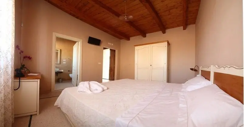 Comfort Tek Büyük veya İki Ayrı Yataklı Oda