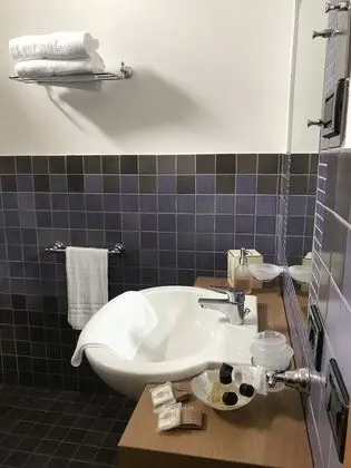 Büyük Yataklı Tek Kişilik Oda