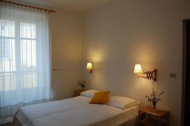 Basic Apart Daire, 2 Yatak Odası, Mutfak, Avlu