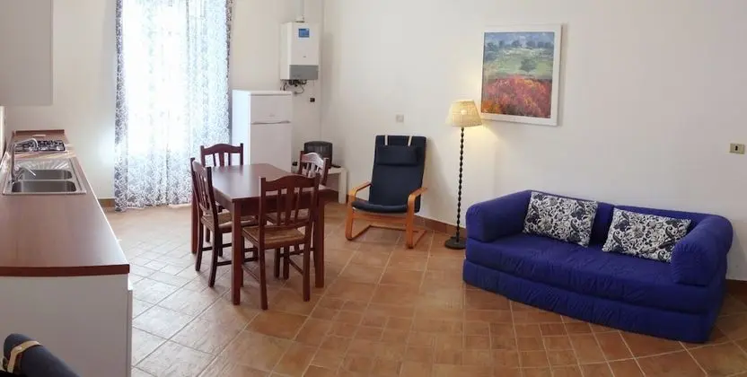 Basic Apart Daire, Mutfak, Avlu Manzaralı