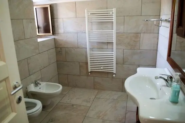 Üç Kişilik Oda
