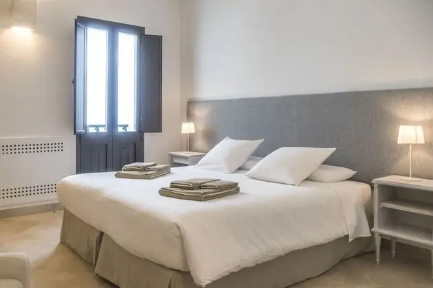 Deluxe Tek Büyük veya İki Ayrı Yataklı Oda, 1 Çift Kişilik veya 2 Tek Kişilik Yatak, Banyolu/Duşlu
