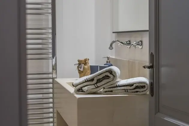 Deluxe Tek Büyük veya İki Ayrı Yataklı Oda, 1 Çift Kişilik veya 2 Tek Kişilik Yatak, Banyolu/Duşlu