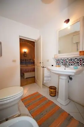 Deluxe Tek Büyük Yataklı Oda (La Stalla)