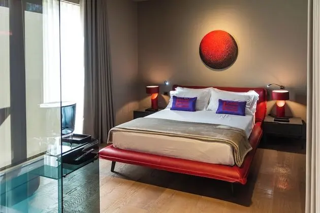 Grand Süit, Sıcak Su Havuzu