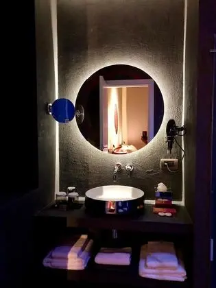 Grand Süit, Sıcak Su Havuzu