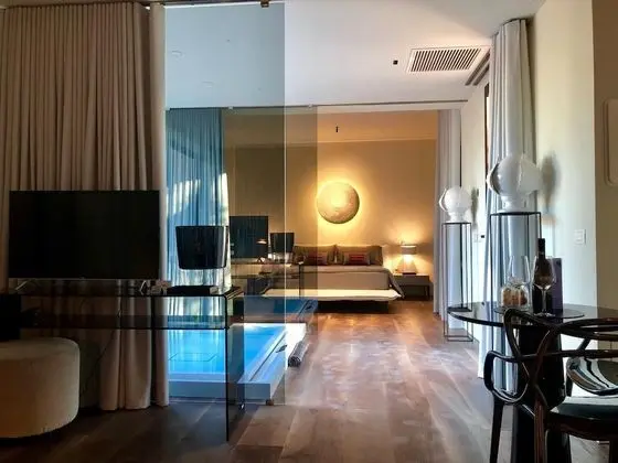 Grand Süit, Sıcak Su Havuzu