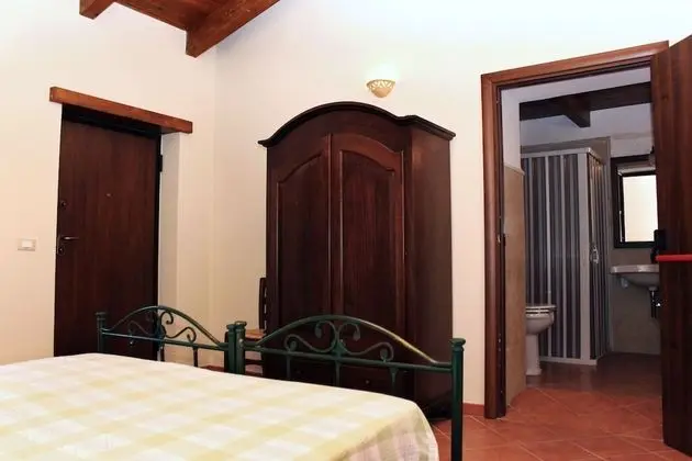 Üç Kişilik Oda, Bahçe Manzaralı