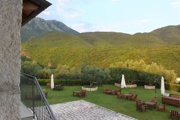 Üç Kişilik Oda, Bahçe Manzaralı