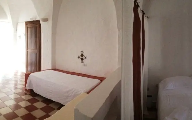 Üç Kişilik Oda, Sigara İçilmez