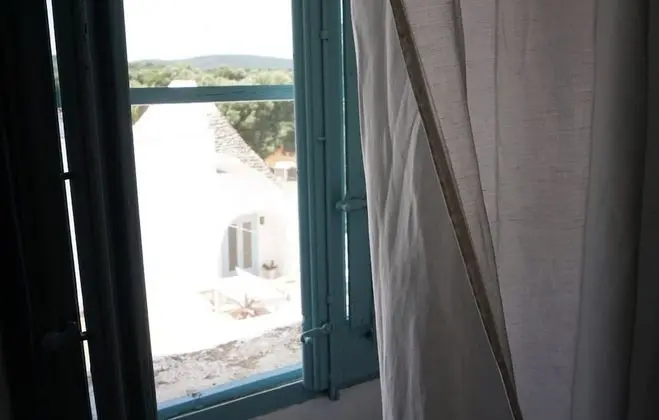 Üç Kişilik Oda, Sigara İçilmez