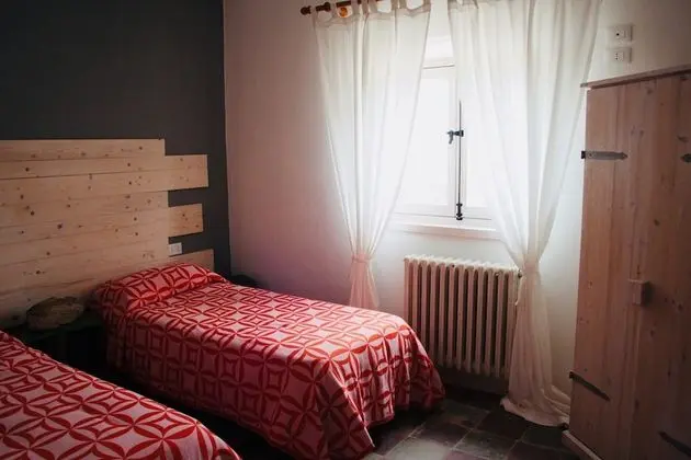 Tek Büyük veya İki Ayrı Yataklı Oda, Ortak Banyo, Bahçe Manzaralı