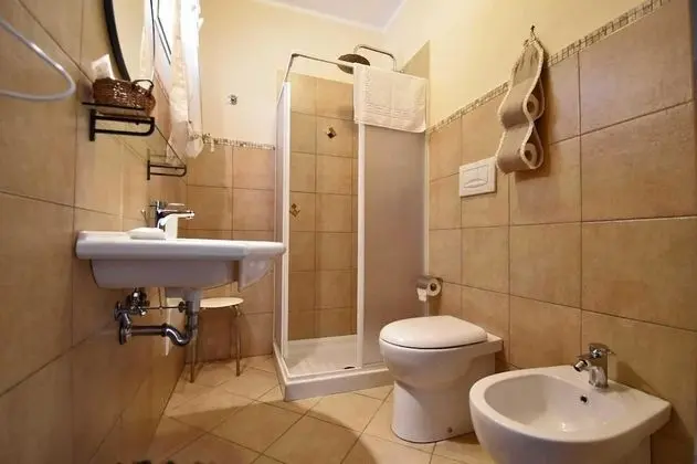 Üç Kişilik Oda, Veranda