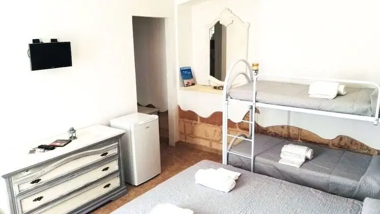 Tek Büyük veya İki Ayrı Yataklı Oda