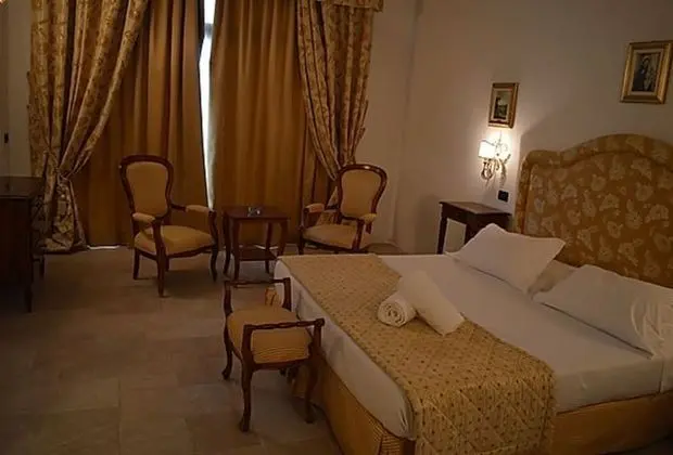 Classic Tek Büyük veya İki Ayrı Yataklı Oda