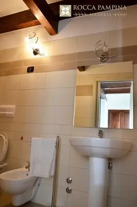 Dört Kişilik Oda, Bahçeli