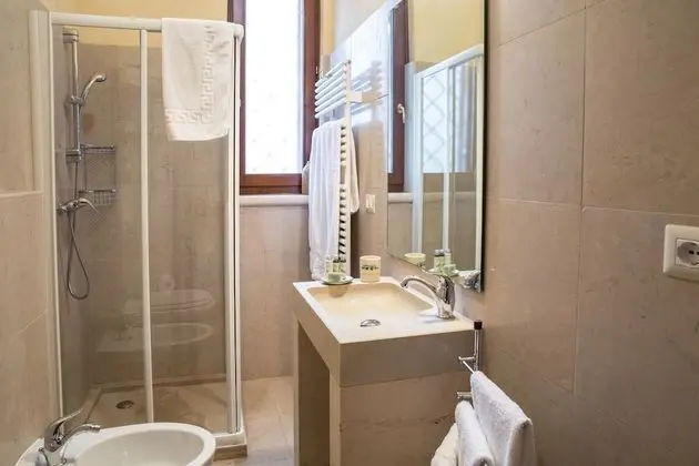Deluxe Tek Büyük veya İki Ayrı Yataklı Oda, Banyolu/Duşlu