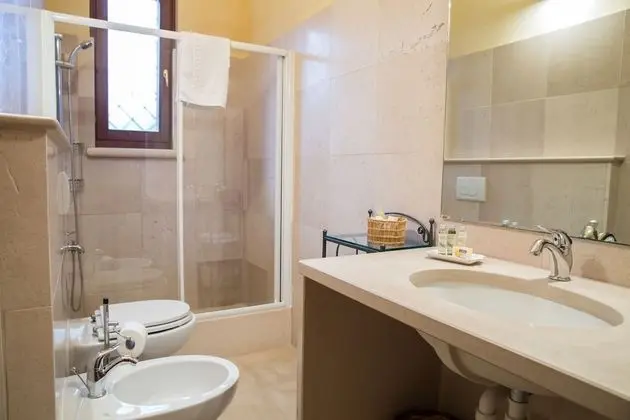 Deluxe Tek Büyük veya İki Ayrı Yataklı Oda, Banyolu/Duşlu