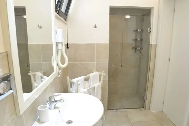 Tek Büyük Yataklı Oda