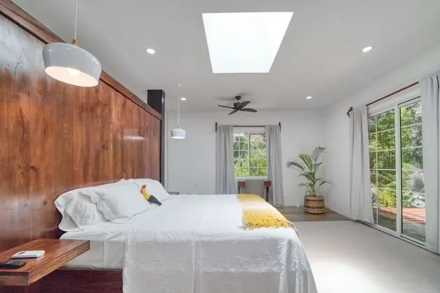Luxury Oda, 1 En Büyük (King) Boy Yatak, Sigara İçilmez, Küvet (Jungle Villa)