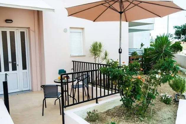 Stüdyo, Bahçe Manzaralı