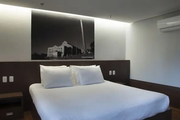 Premium Tek Büyük Yataklı Oda
