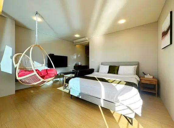 Comfort Tek Büyük Yataklı Oda