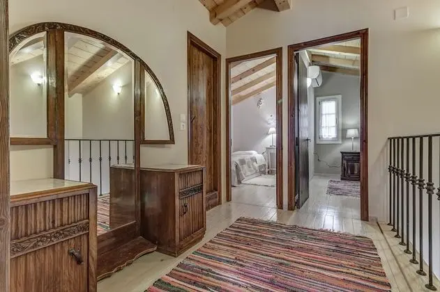 Traditional Apart Daire