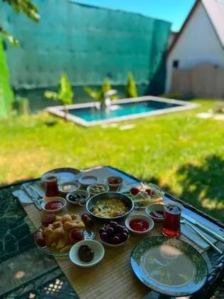3+1 Bungalov,Havuz Manzaralı,Isıtmalı Özel Havuzlu
