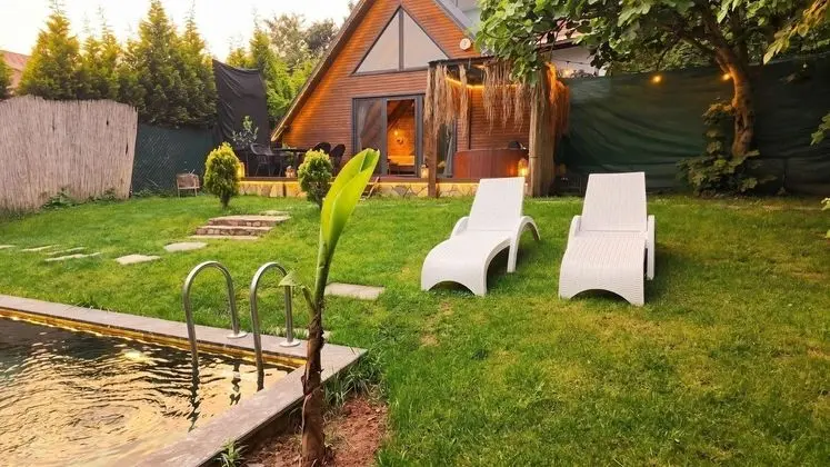 3+1 Bungalov,Havuz Manzaralı,Isıtmalı Özel Havuzlu