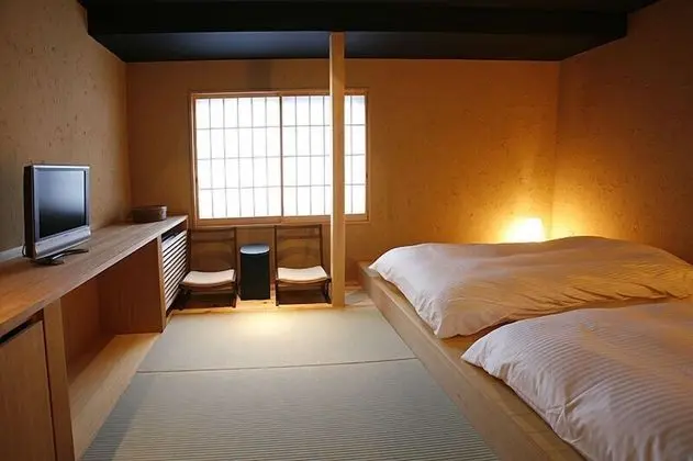 İki Ayrı Yataklı Oda, Ortak Banyo (Japanese Western Style)