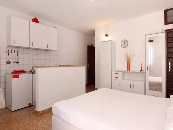 Stüdyo (Mat - in a cosy stone house - SA1(2))