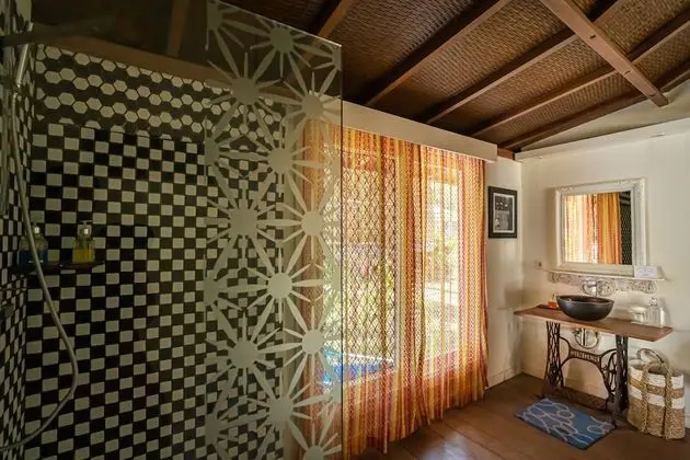 Villa (Layar)