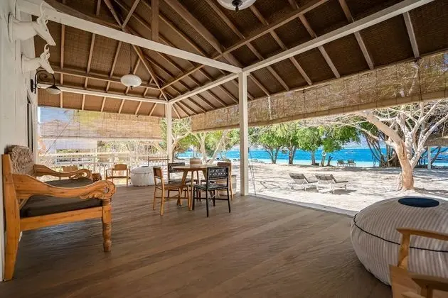 Villa (Layar)